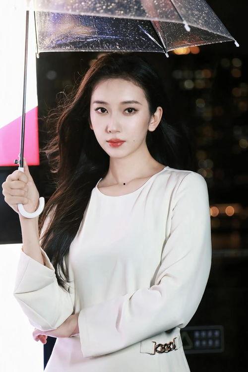 伊人国产视频,倾情演绎东方韵味，展现独特魅力  第3张