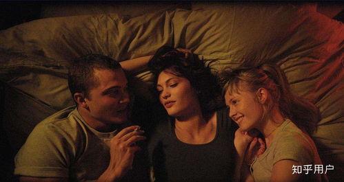 国产4p视频三男一女,三男一女生成的青春传奇  第2张